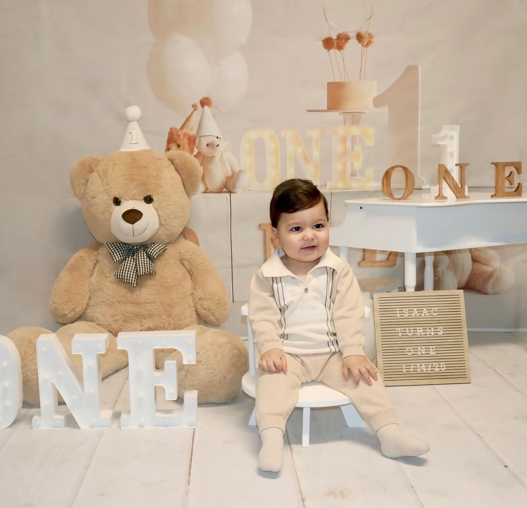 This is ONE!🧸🎂