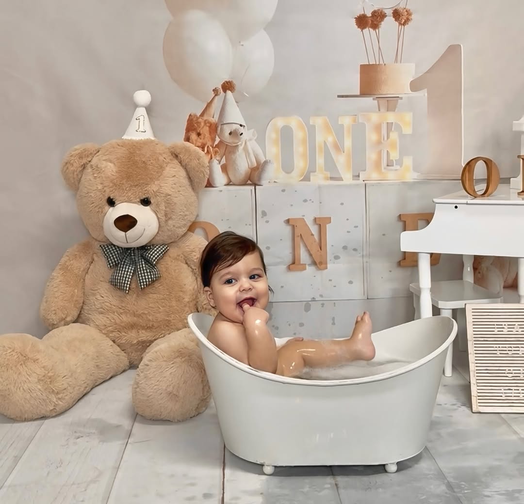 This is ONE!🧸🎂