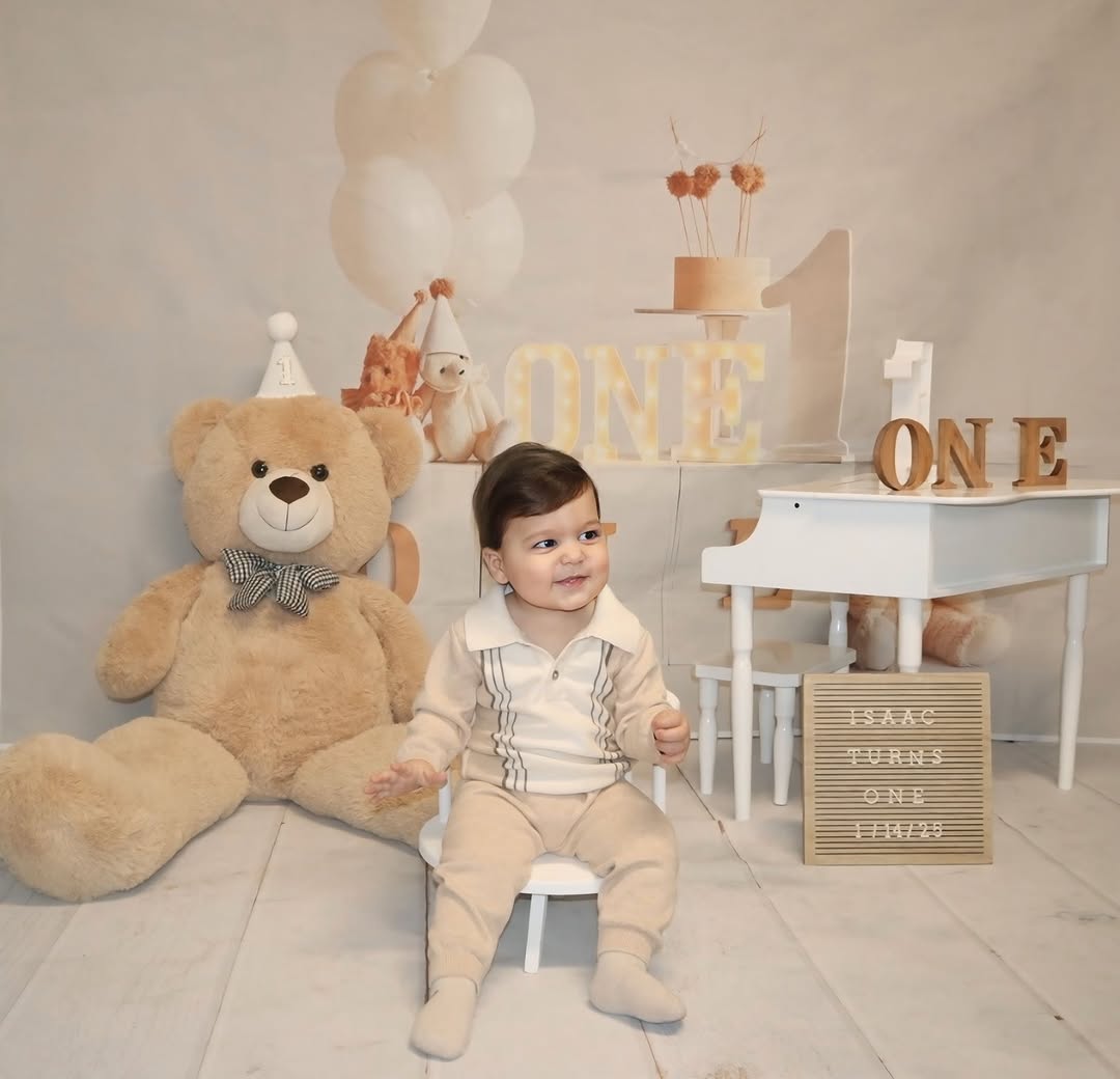 This is ONE!🧸🎂