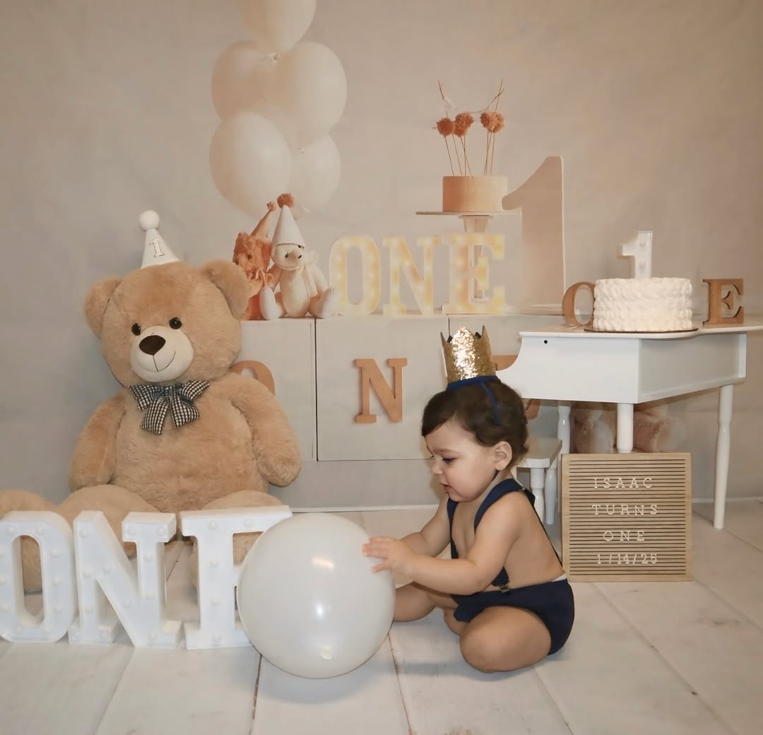 This is ONE!🧸🎂