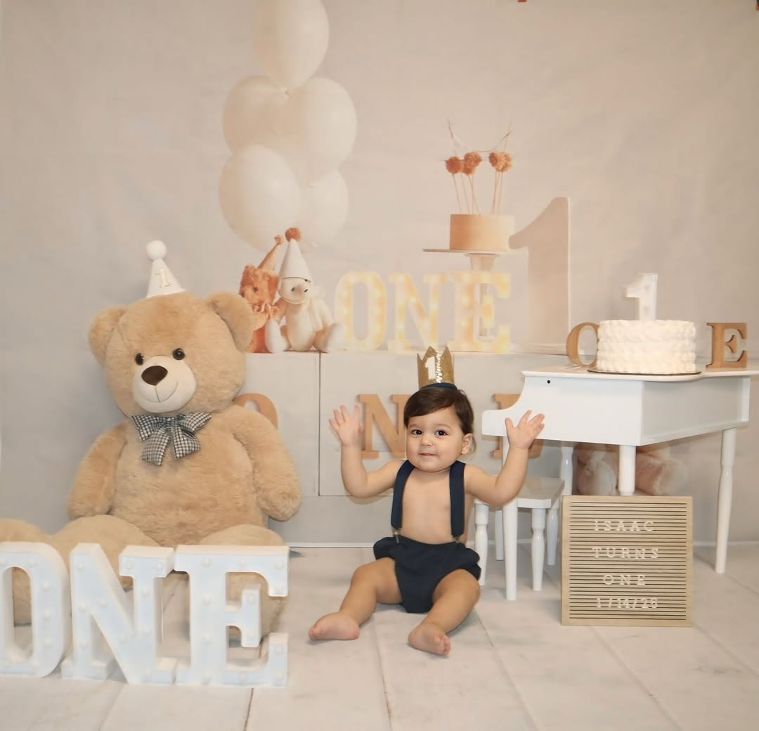 This is ONE!🧸🎂