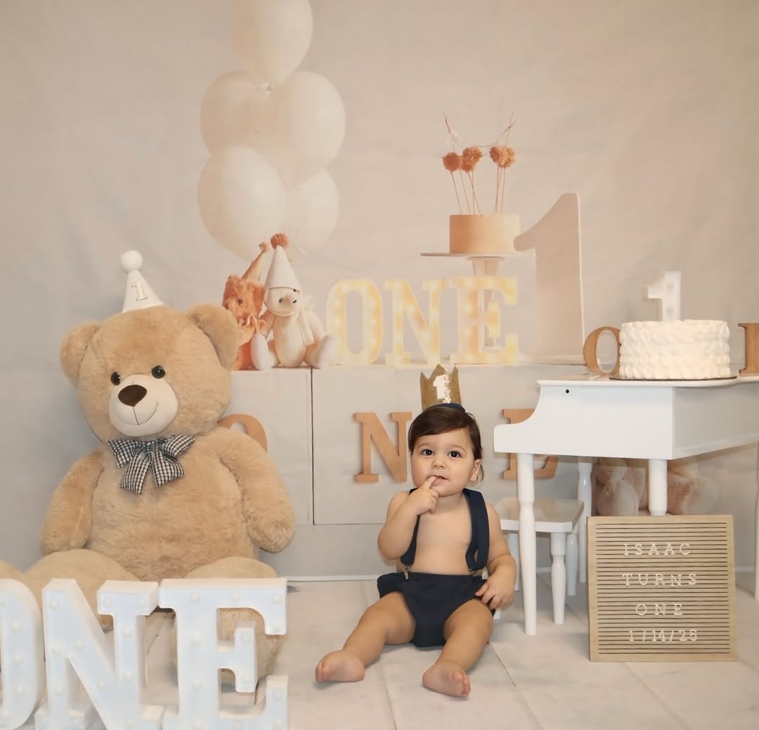 This is ONE!🧸🎂