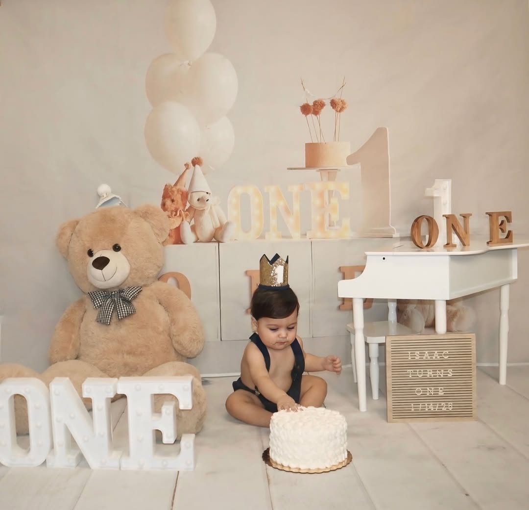 This is ONE!🧸🎂