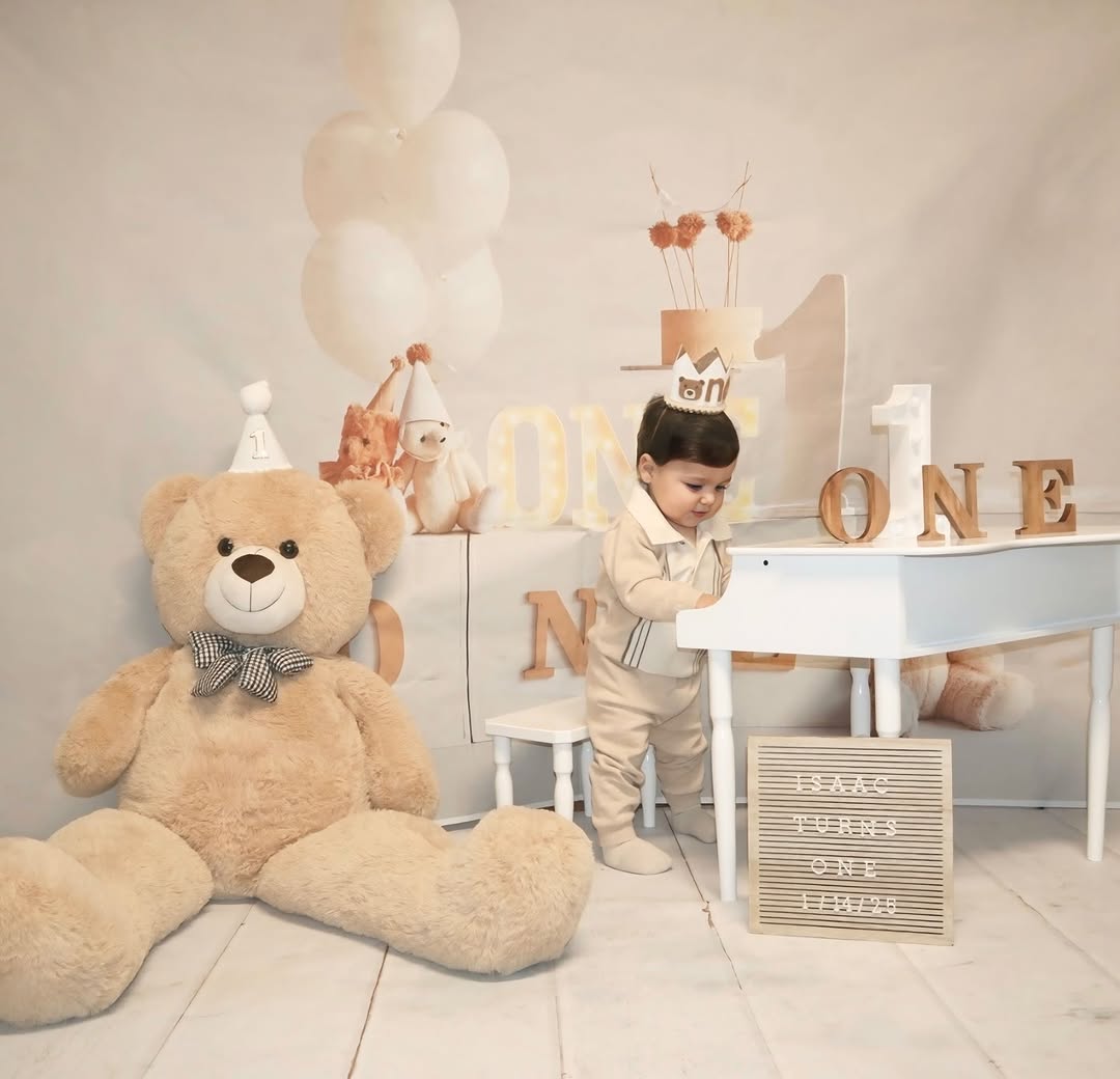 This is ONE!🧸🎂