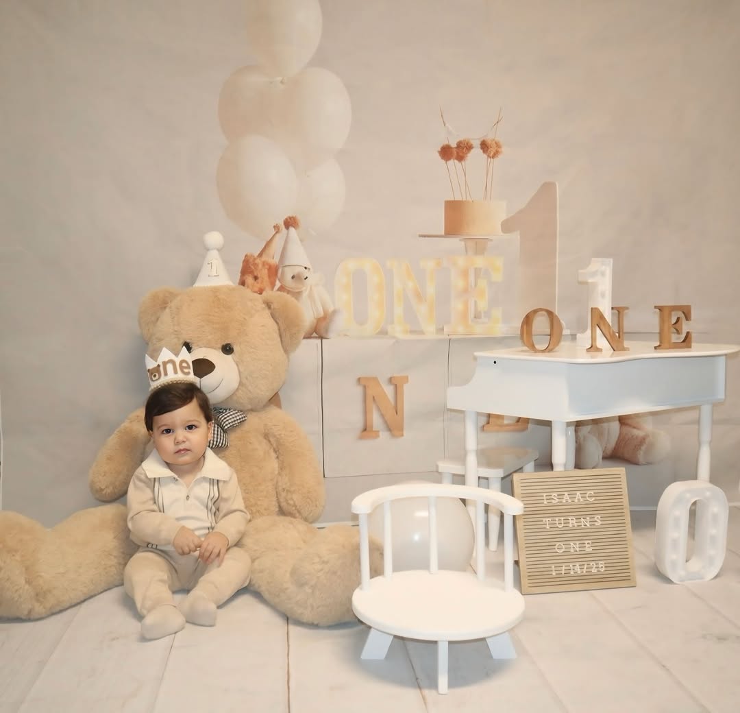 This is ONE!🧸🎂