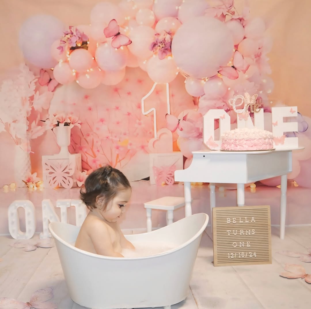 Bella Turns ONE! 👐🏻